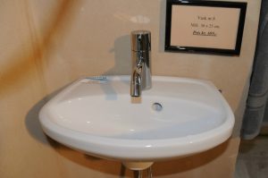 små håndvaske - Vask 8 - Mål: 36x25 cm Pris: Kr. 695,-